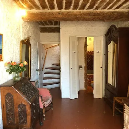 Будинок відпочинку Old Home, Roof Terrace And Sea Views *