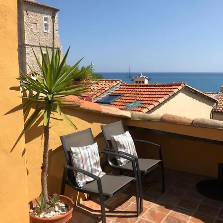 Будинок відпочинку Old Home, Roof Terrace And Sea Views *